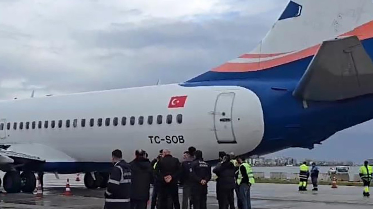 Antalya Havalimanı'nda korkutan kaza ucuz atlatıldı