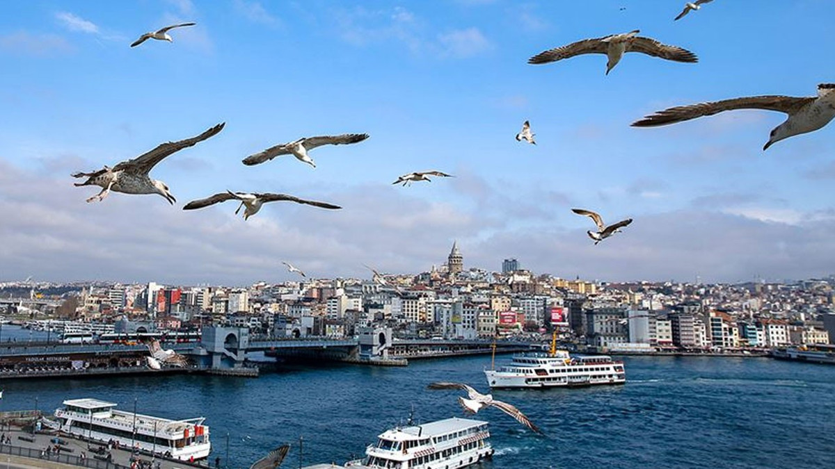İstanbul'da hava sıcaklığı 23 dereceyi gördü