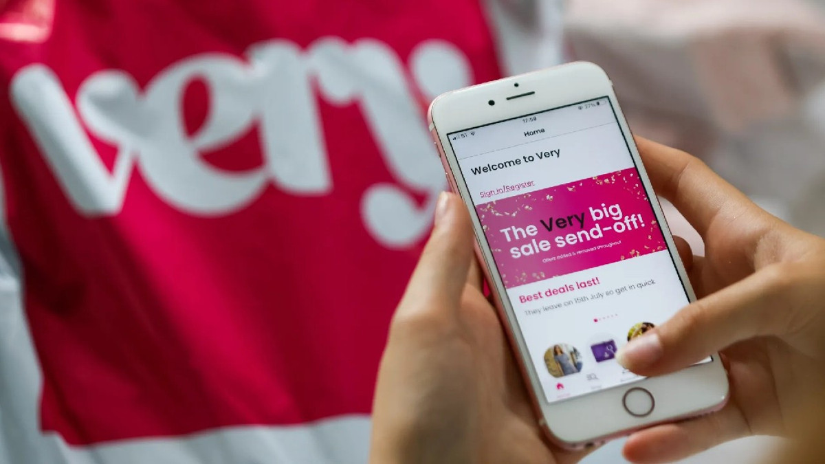 Borç yükü altındaki e-ticaret devine 150 milyon sterlinlik can suyu