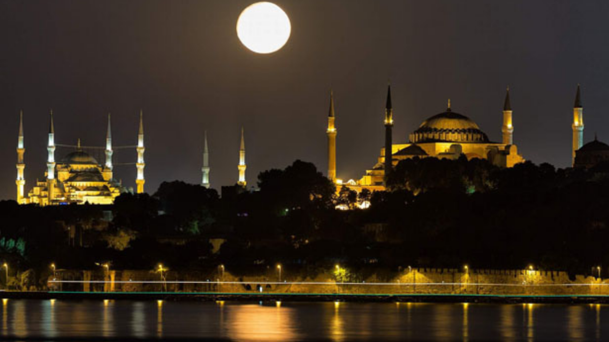 2026 İzmir'de ilk sahur saat kaçta? İzmir iftar ne zaman açılacak? 2026 İzmir Ramazan imsakiyesi...