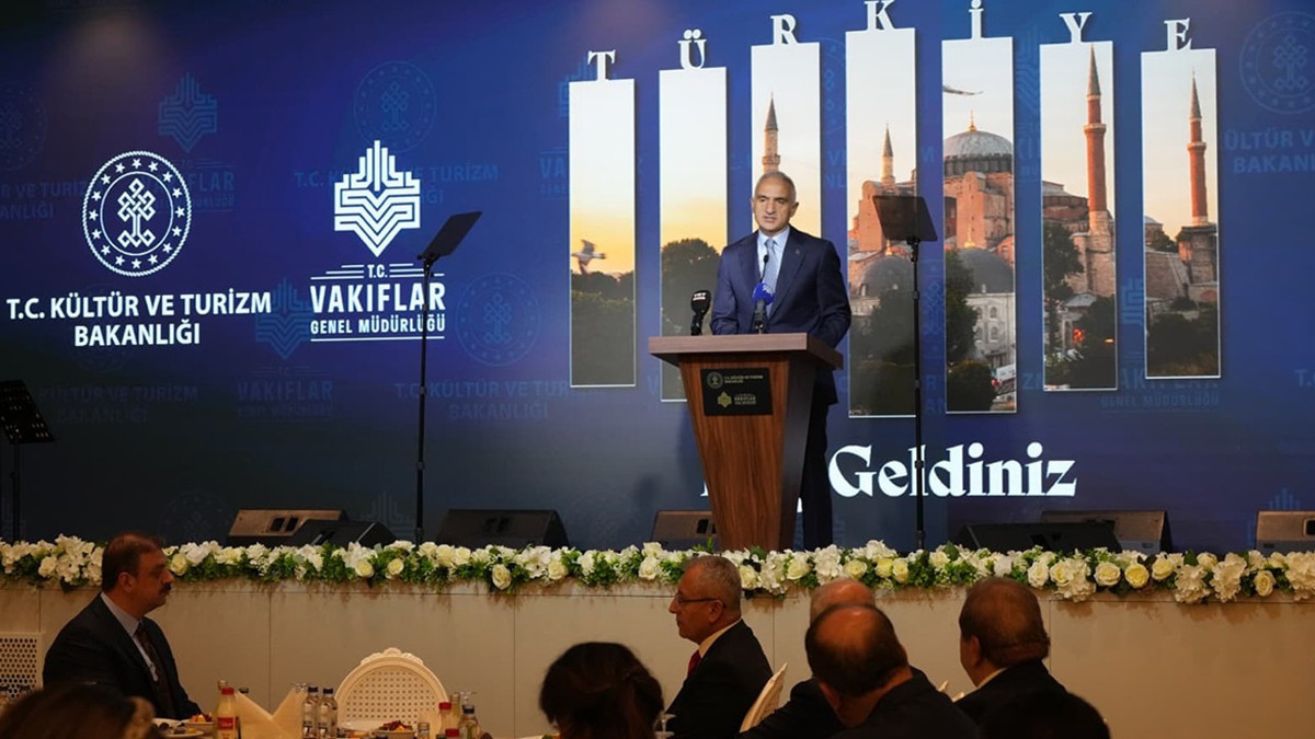 Bakan Ersoy: Vakıflar günde 100 bin vatandaşımıza iftar veriyor