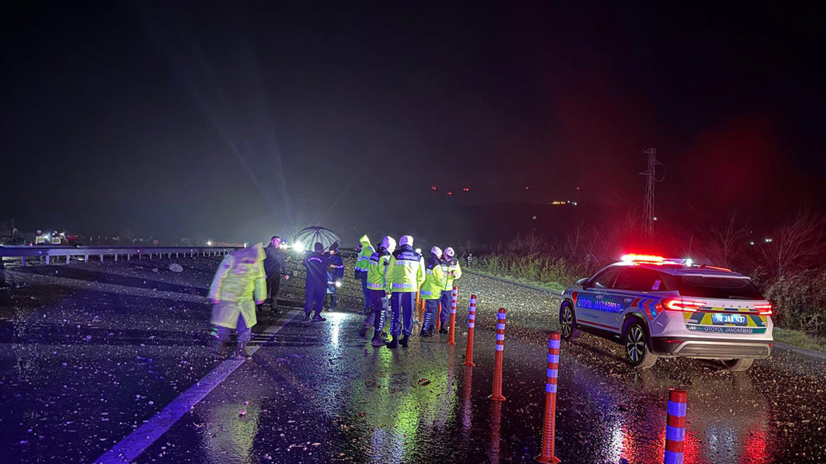 Balıkesir'de F-16 savaş uçağı düştü, pilot şehit oldu