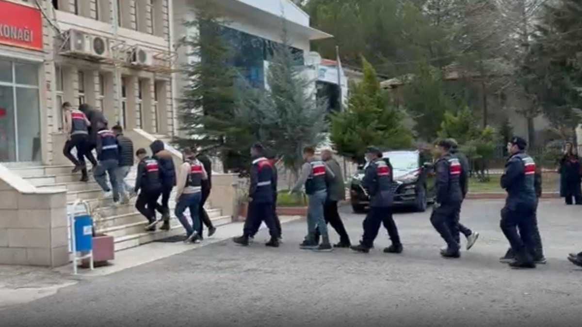 1,2 milyar TL’lik siber dolandırıcılık ağı çökertildi: 11 ilde operasyon, 17 tutuklama