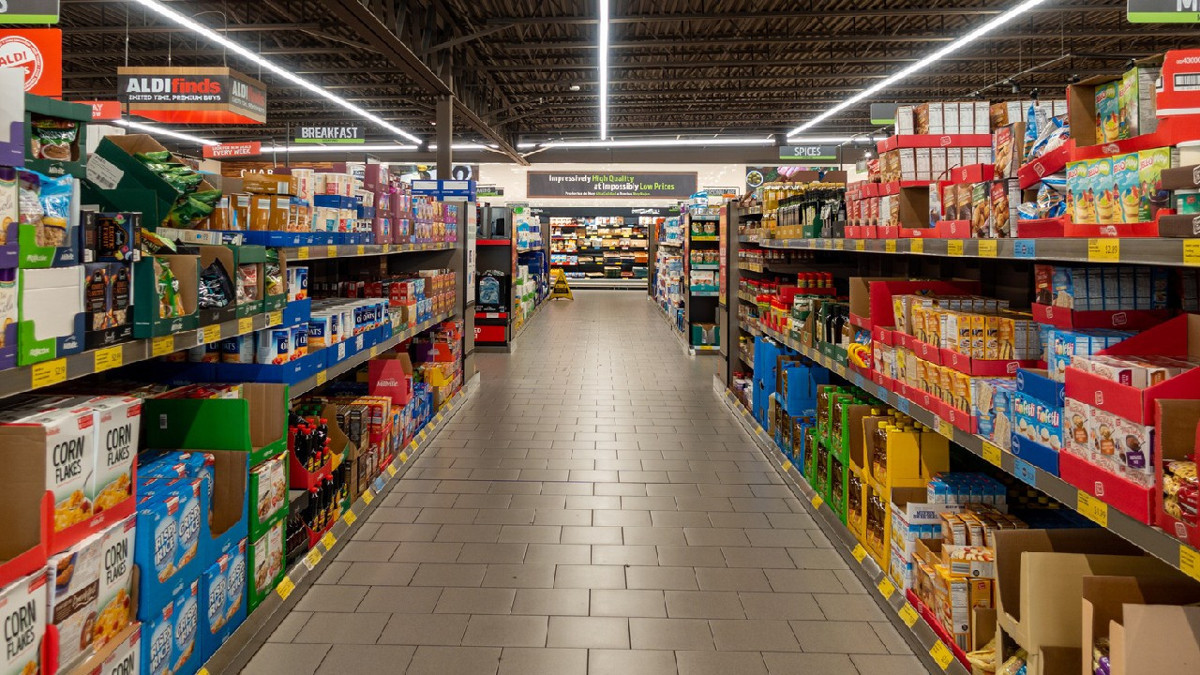 Öyle bir zam yaptı ki... En yüksek maaş veren market zinciri oldu!