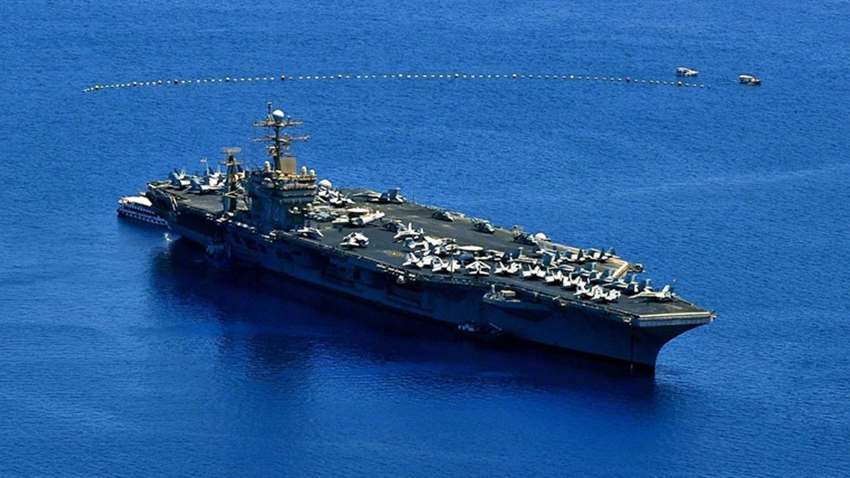 İran'dan çarpıcı iddia: Abraham Lincoln uçak gemisini hedef aldık