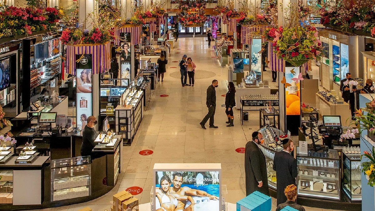 Ayakta kalma savaşı veren mağaza zinciri 150 şubesini kapatıyor