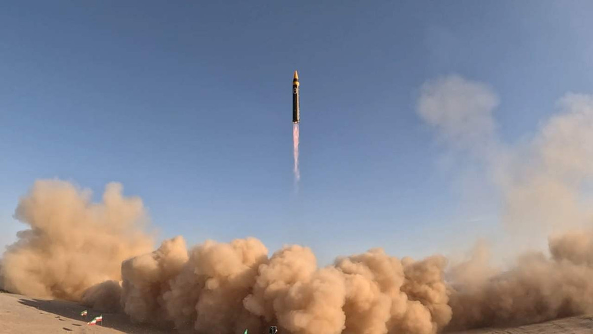 İran Tel Aviv'i 'Hayber Şiken'le vurdu: Ateş kapıları açıldı!