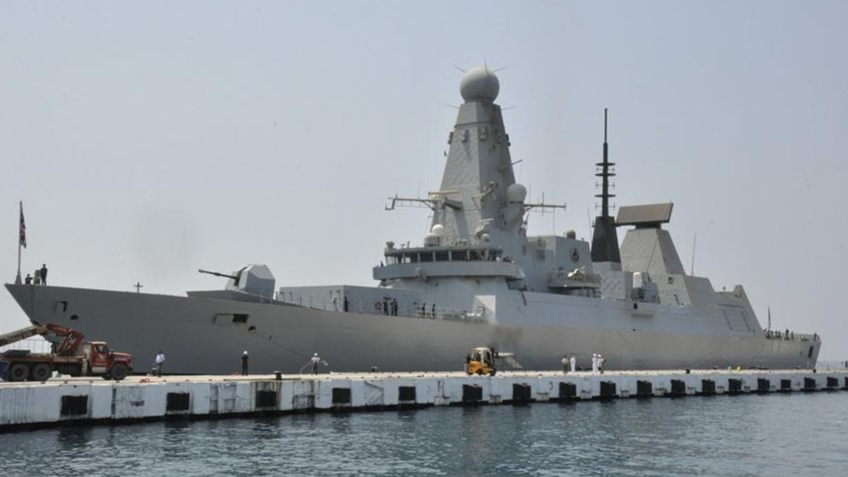 İngiltere Doğu Akdeniz'e savaş gemisi yolluyor