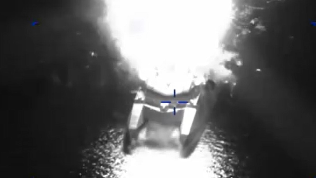 ABD'nin İran Donanması’na saldırdığı anlar