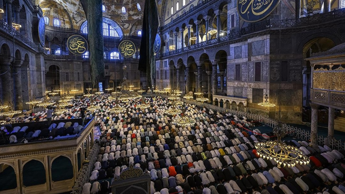 Arefe günü ne zaman? Arife günü tam gün mü, yarım gün mü tatil?