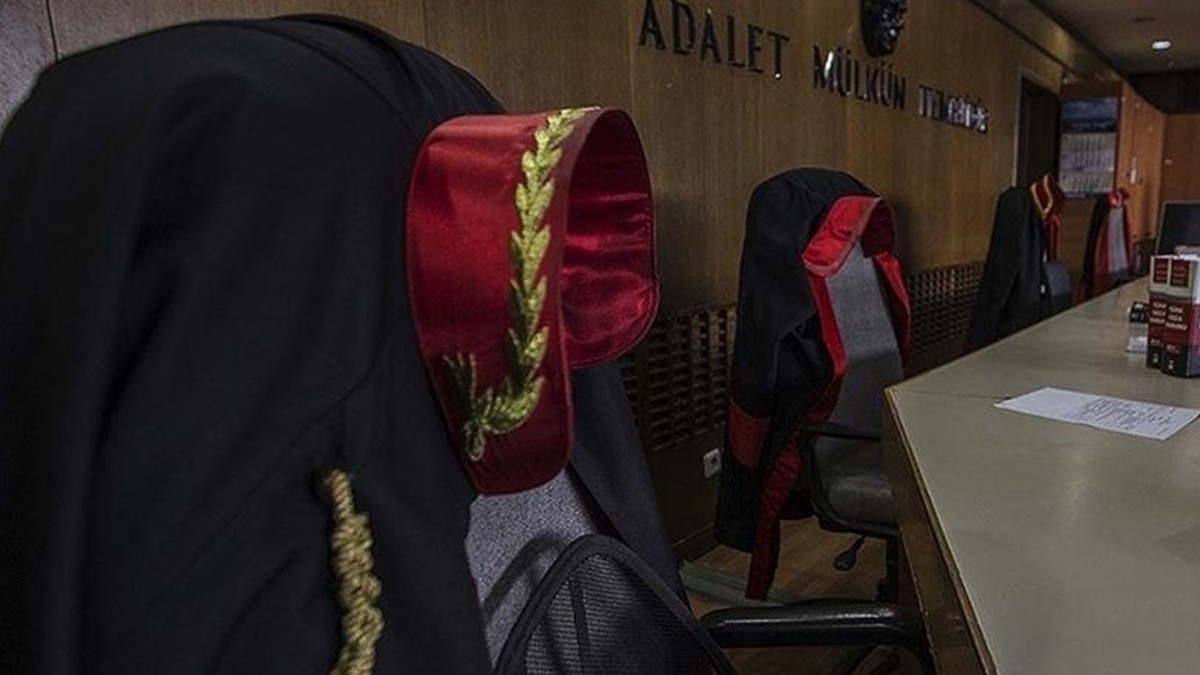 12 hakim ve savcının görev yeri değişti