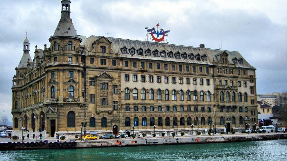 Bakan Ersoy paylaştı! Haydarpaşa ve Sirkeci müzelerine uluslararası dokunuş