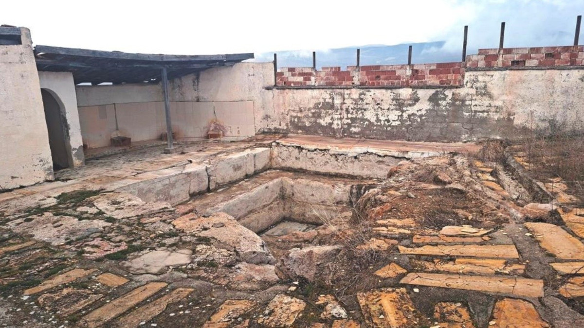 Roma’dan kalan şifa hamamı yok oluyor: Tarihi yapı kaderine terk edildi