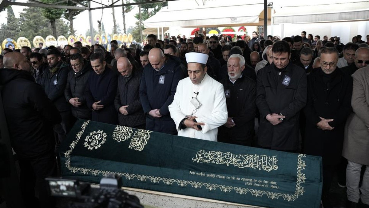 Erol Köse son yolculuğuna uğurlandı