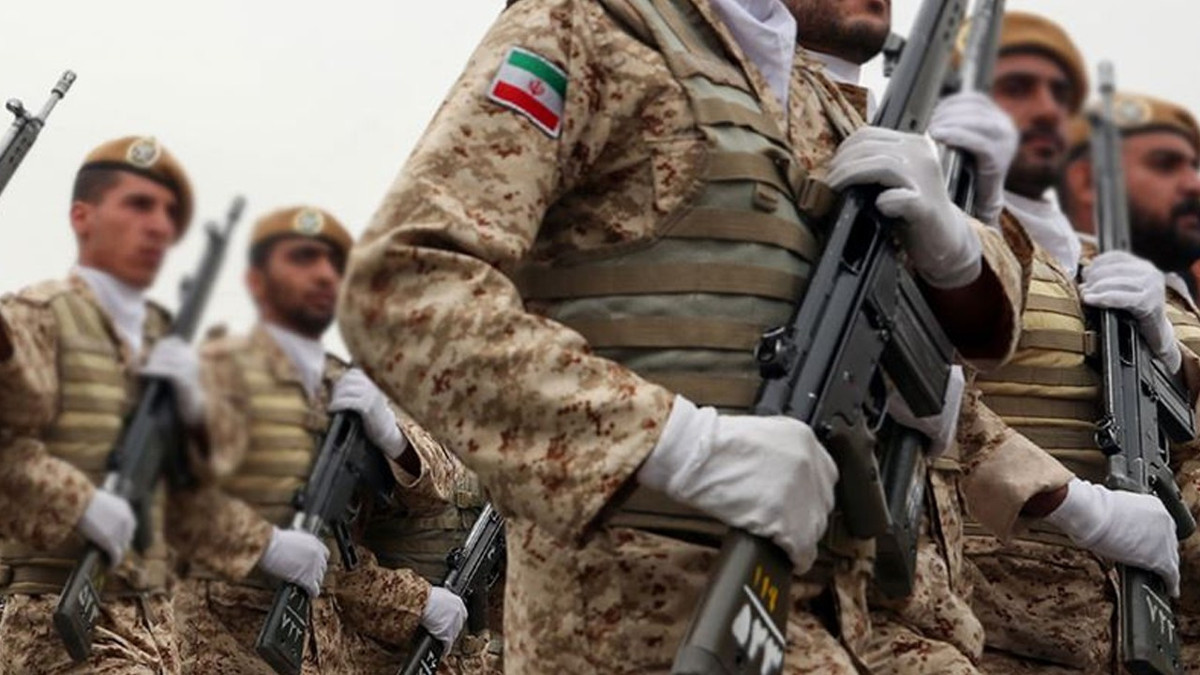 İran, 12 yaş üstü gönüllüleri desteğe çağırdı