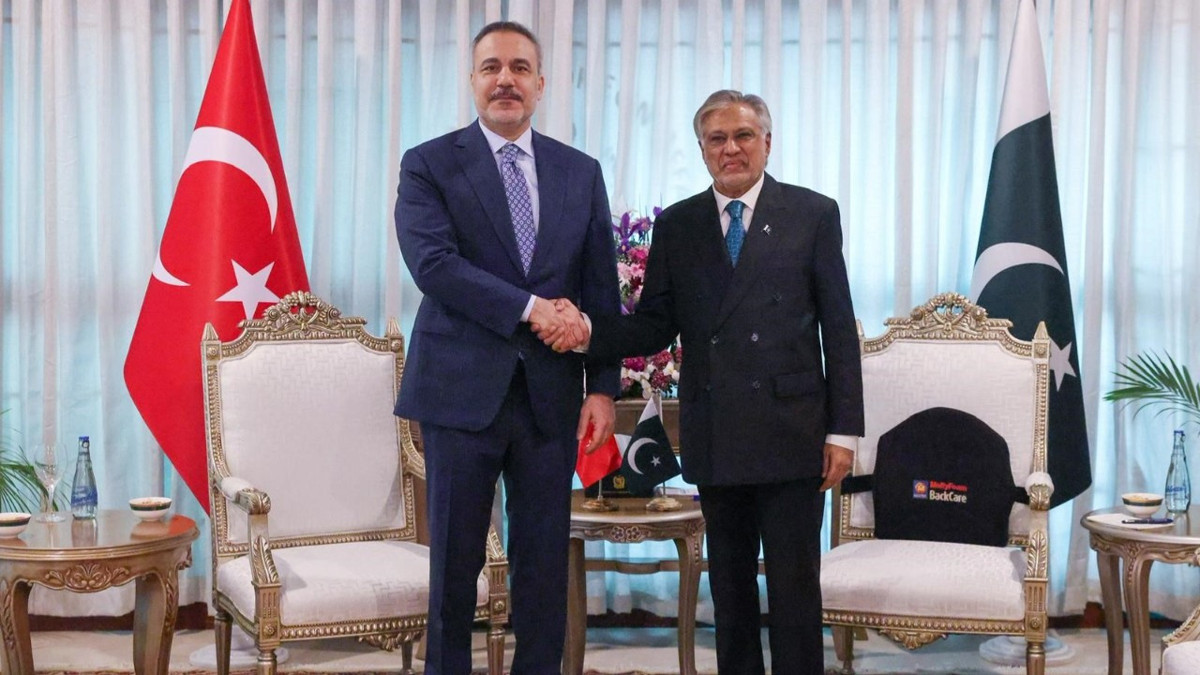 Dışişleri Bakanı Fidan, Pakistanlı mevkidaşı Dar ile görüştü