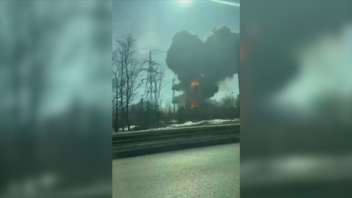 Rusya'da dev tesiste yangın: Personel tahliye edildi