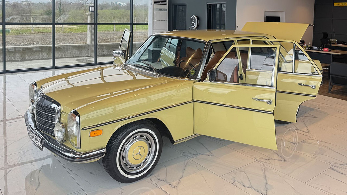 25 bin liraya aldığı klasik araca servet harcadı: 50 yıllık otomobil küllerinden doğdu