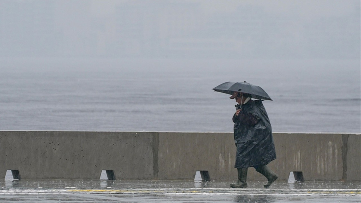 Meteoroloji'den Ege ve Batı Akdeniz'e uyarı: Kuvvetli sağanak geliyor