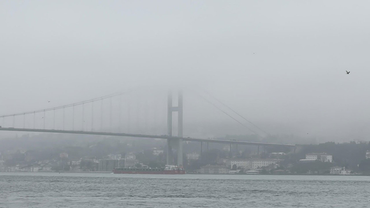 İstanbul sis altında: Görüş mesafesi düştü