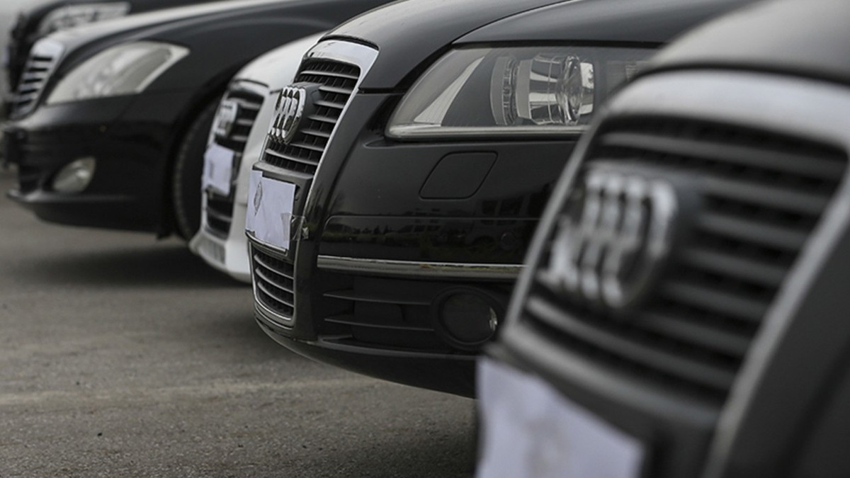 Ticaret Bakanlığı’ndan kaçak araç operasyonu: 233 araç ele geçirildi