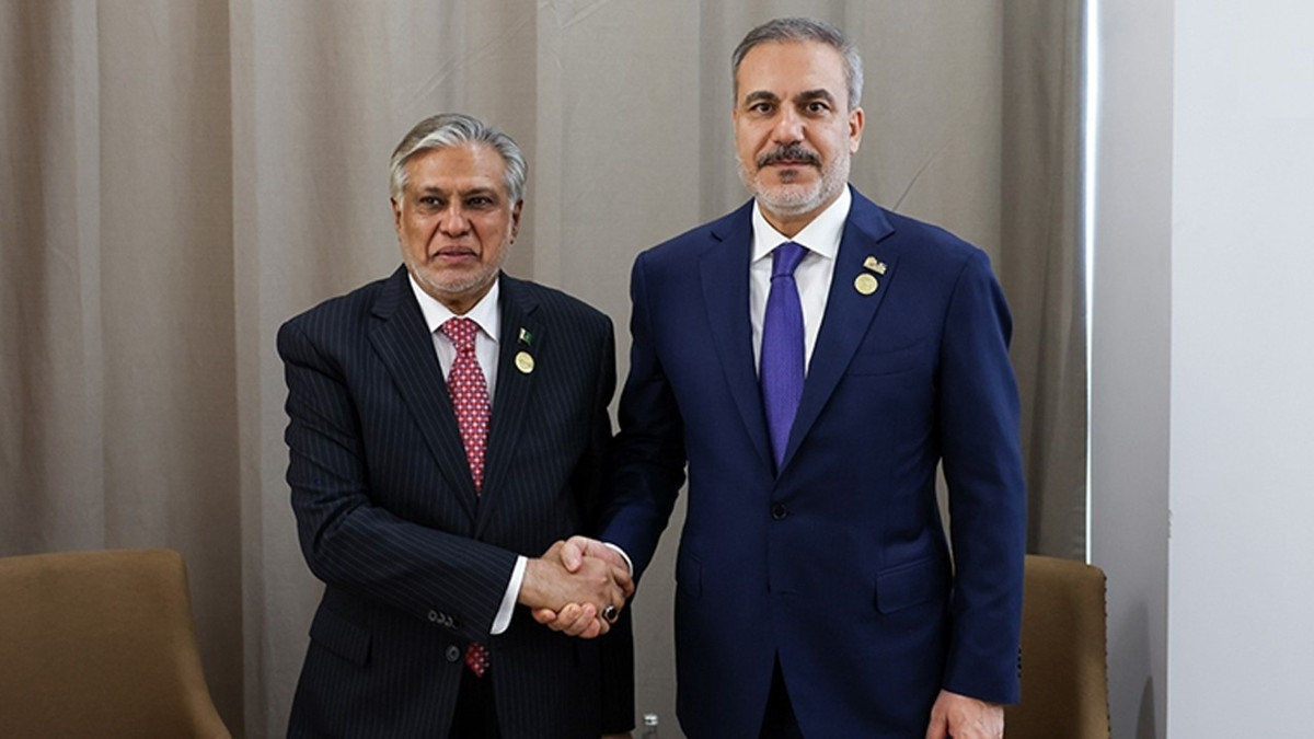 Bakan Fidan, Pakistanlı mevkidaşı Dar ile görüştü