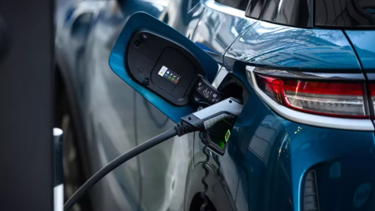 Savaş sonrası elektrikli araçlara yönelim arttı: Elektrikli otomobil almak kârlı mı?