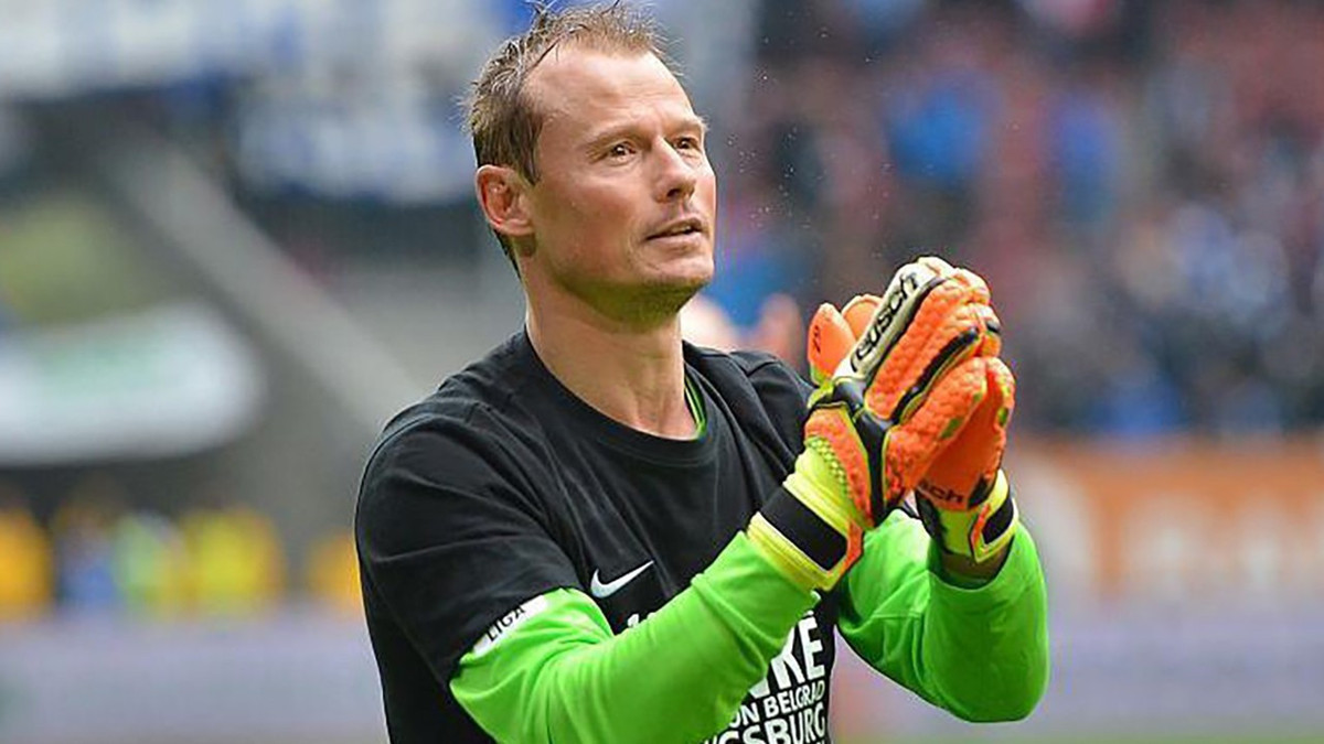 Arsenal'in eski kalecisi Alex Manninger tren kazasında hayatını kaybetti
