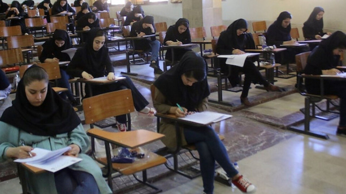 Savaştaki İran'da tüm okullar uzaktan eğitime döndü