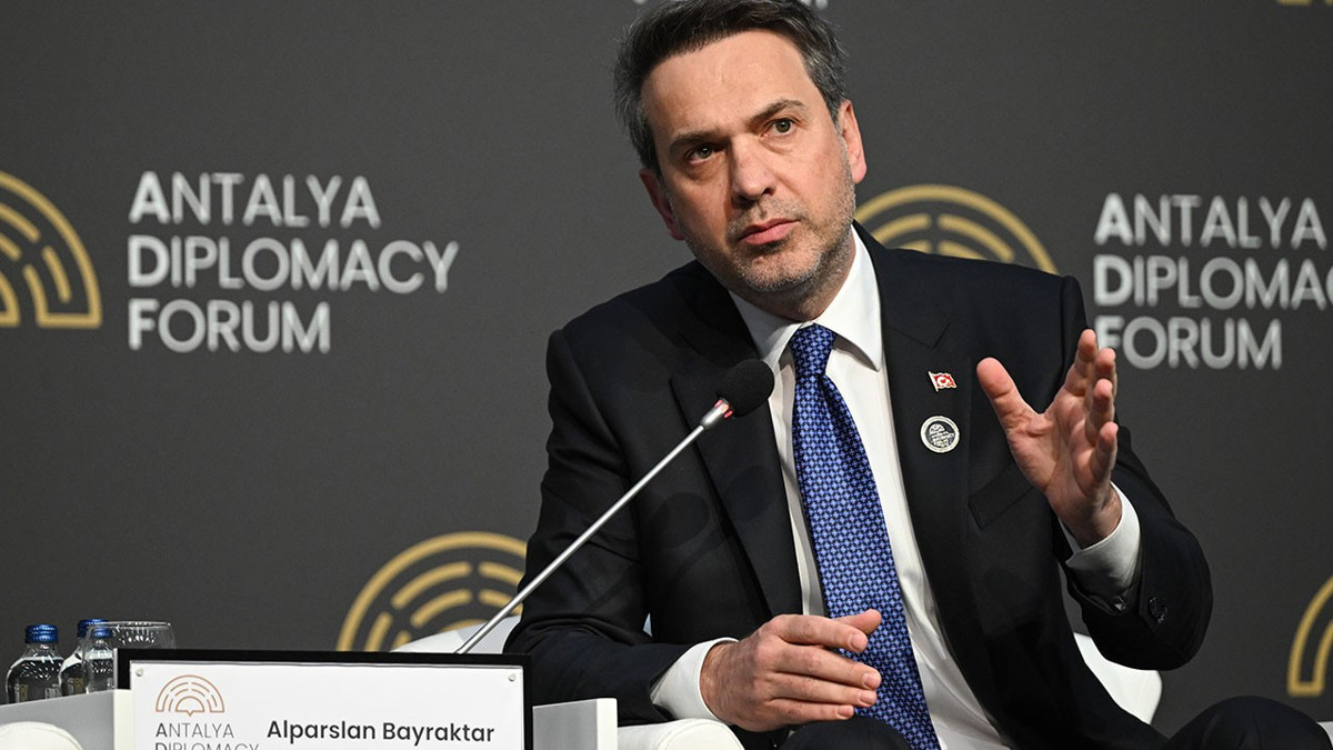 Bakan Bayraktar: Ekonomimizde anahtar kelime yenilenebilir enerji
