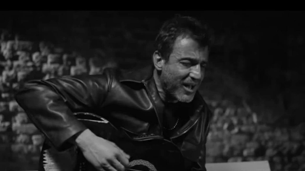 Şarkıcı Rıza Tamer hayatını kaybetti