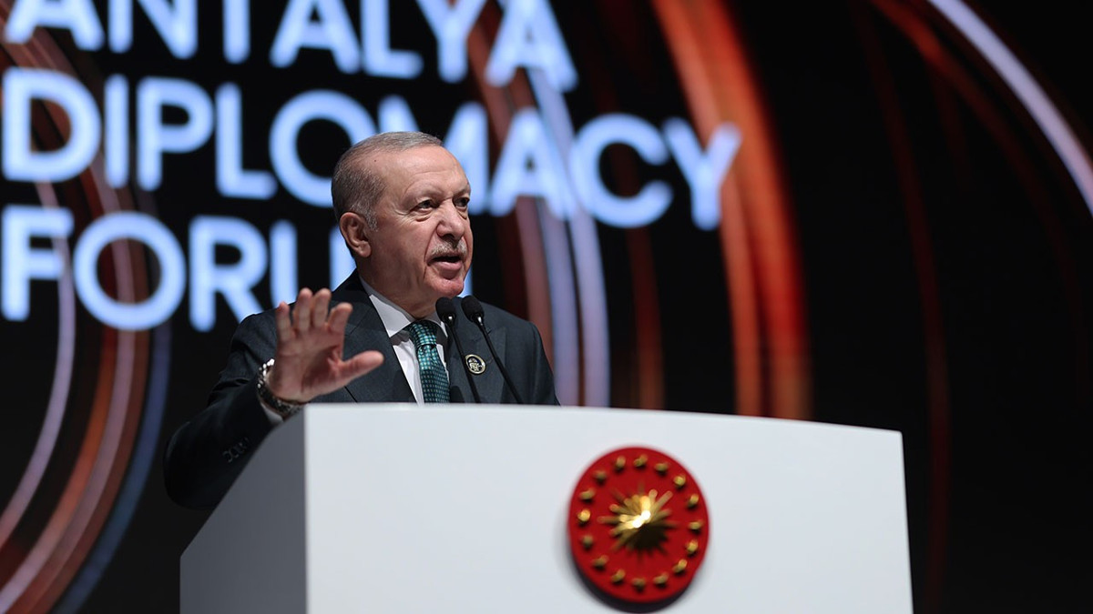 Cumhurbaşkanı Erdoğan'ın Antalya Diplomasi Forumu'ndaki konuşması 3 dilde kitaplaştırıldı