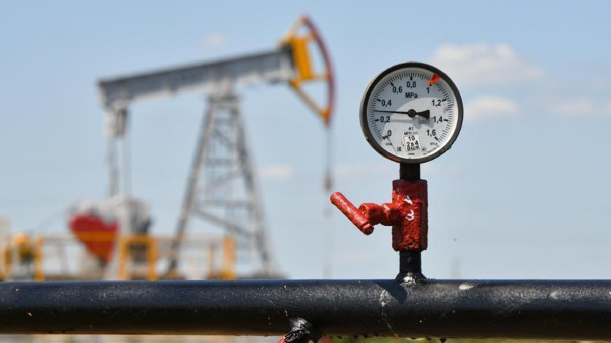 Petrolde dalgalanma devam ediyor: İran-ABD arasındaki müzakere sinyali fiyatları geri çekti