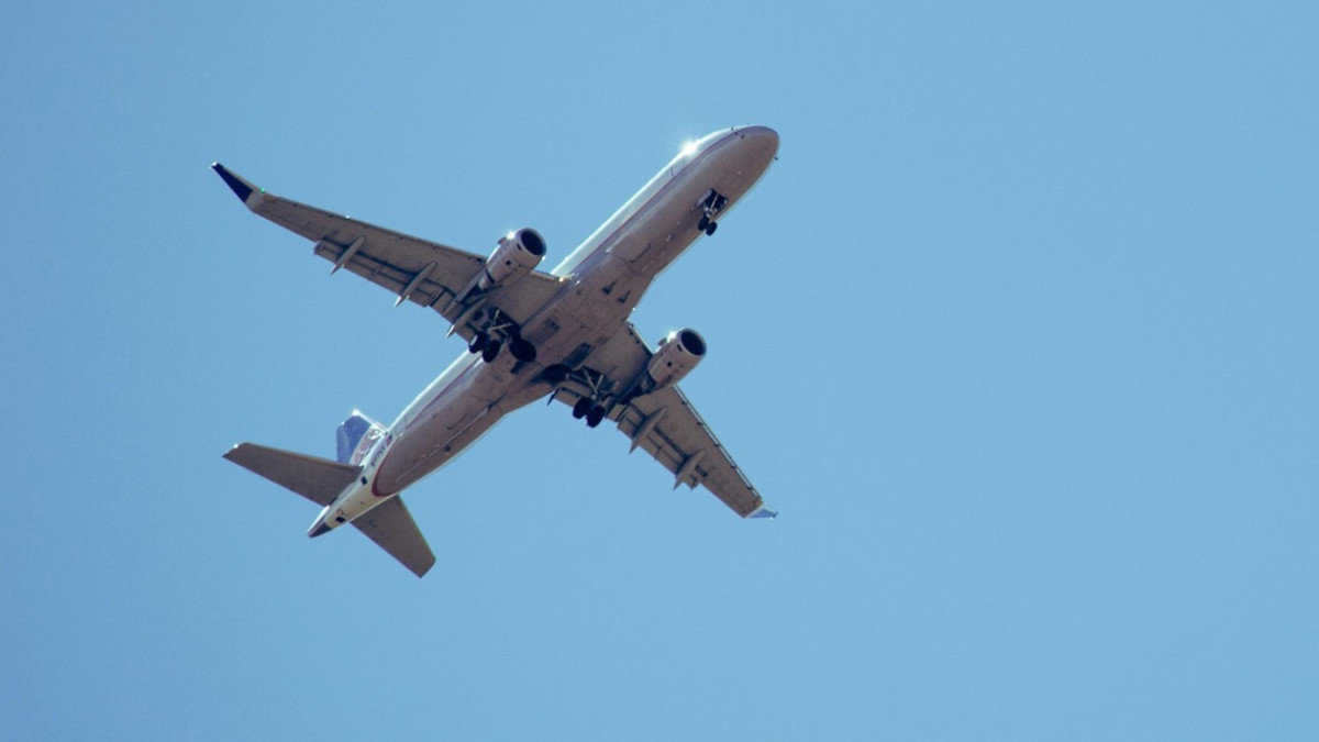 Jet yakıtı fiyatları arttı, hava yolu devi el bagajını ücretli yaptı