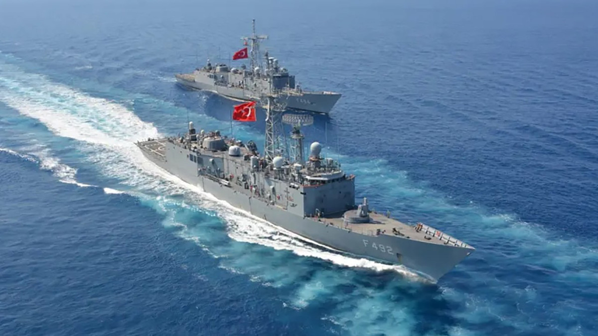 MSB duyurdu: Türk donanması Somali’de enerji güvenliği mesaisinde