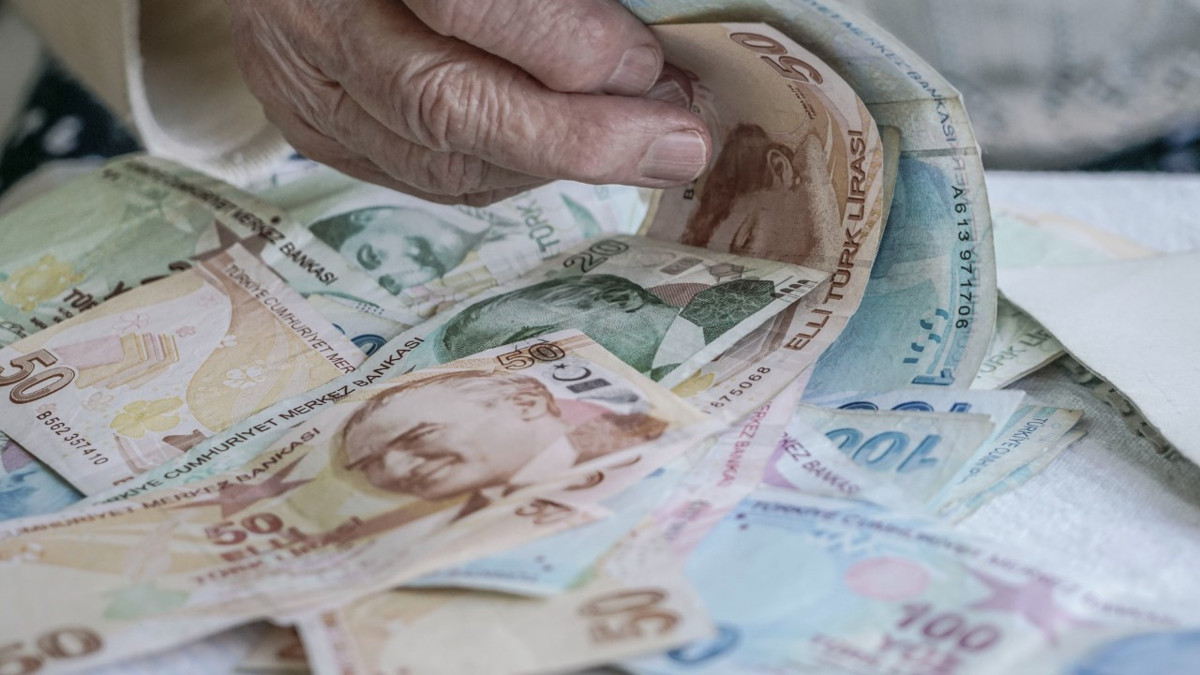 Emekliler için yeni talep: 'Ek ödeme yüzde 10'a çıkarılsın'