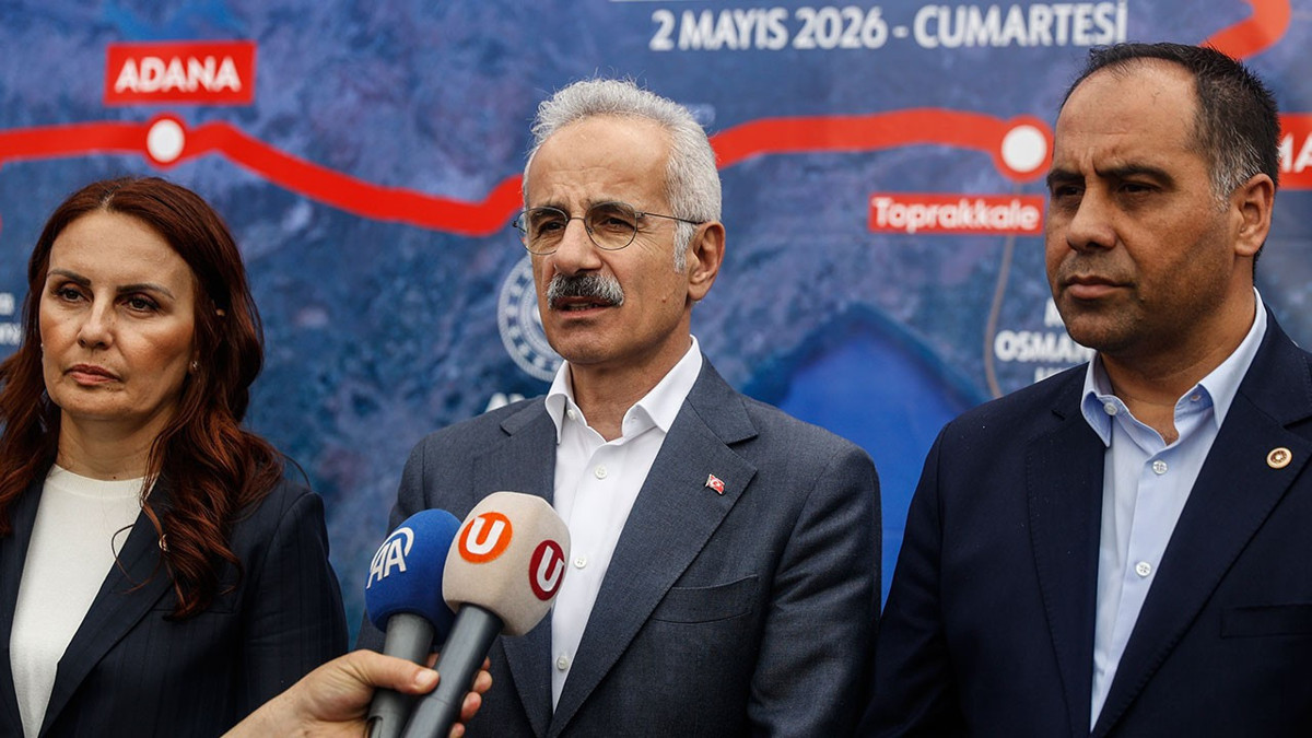 Bakan Uraloğlu: Türkiye’yi Basra Körfezi’ne bağlayacak demir yolu koridoru kuruluyor