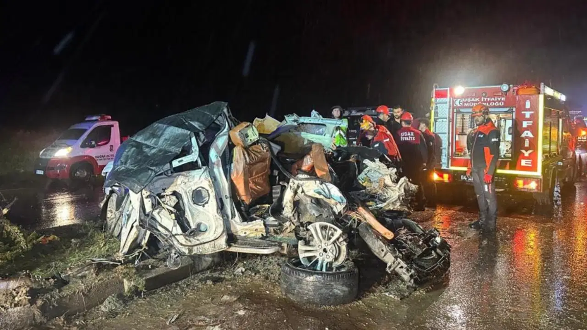 Uşak’ta zincirleme kaza: 4 ölü, 34 yaralı