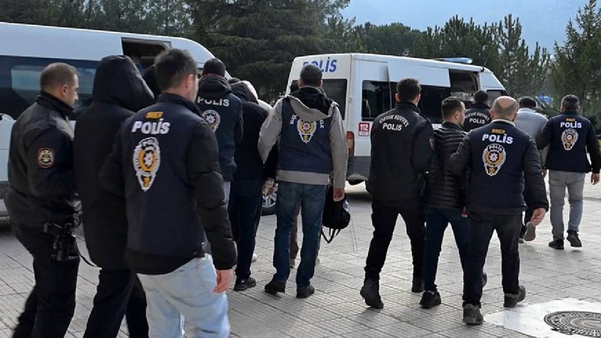 1,6 milyar TL'lik yasa dışı bahis ağına dev operasyon!
