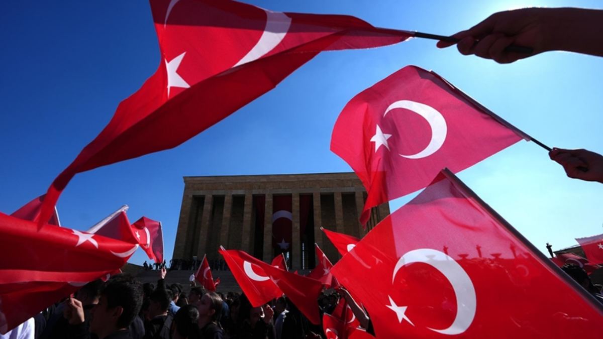 18 Mayıs yarım gün mü? 19 Mayıs resmi tatil mi, okul var mı?