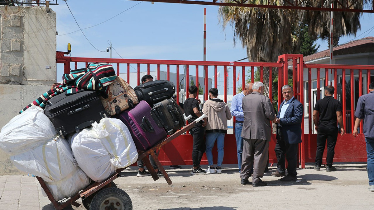 Akçakale Gümrük Kapısı'nda pasaportlu geçişler yeniden başladı