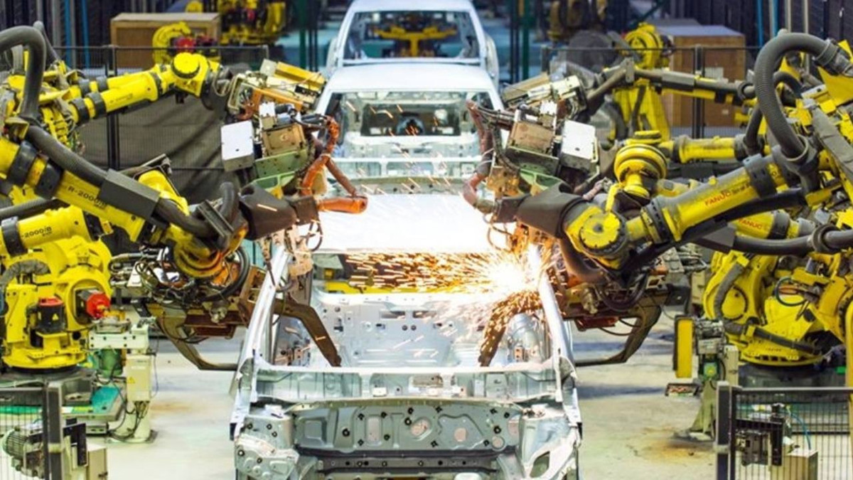 Yapay zeka dönüşümü hızlandı: Otomotiv devi yüzlerce çalışanı işten çıkarıyor!
