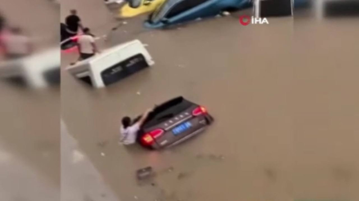 Çin’de sel alarmı: 10 kişi hayatını kaybetti
