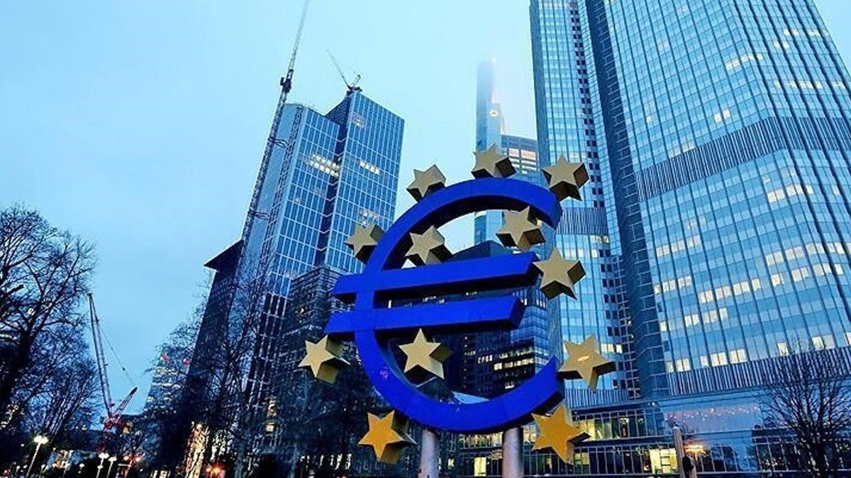 ECB üç yıl sonra düÄmeye basmıÅtı: İkinci faiz artıÅı kapıda