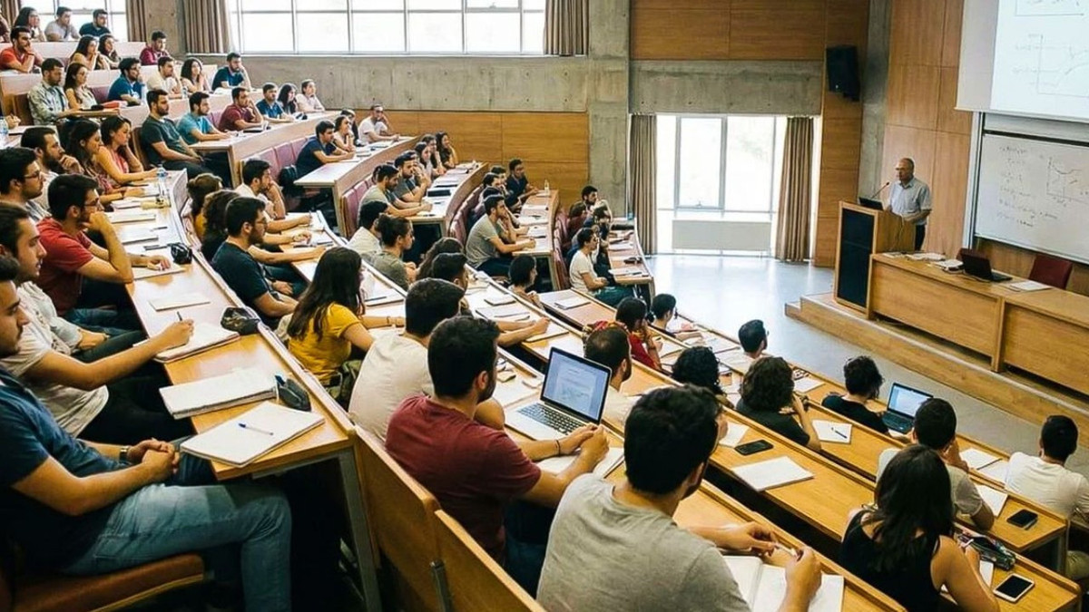 Ãniversitede 4 yıl dönemi deÄiÅiyor: Hem zaman hem para kazandırıyor