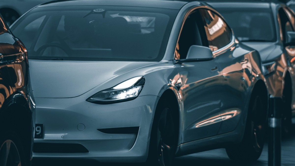 Tesla dahil 4 milyon araç geri çaÄrıldı: Ãin gözde tasarımı yasaklıyor