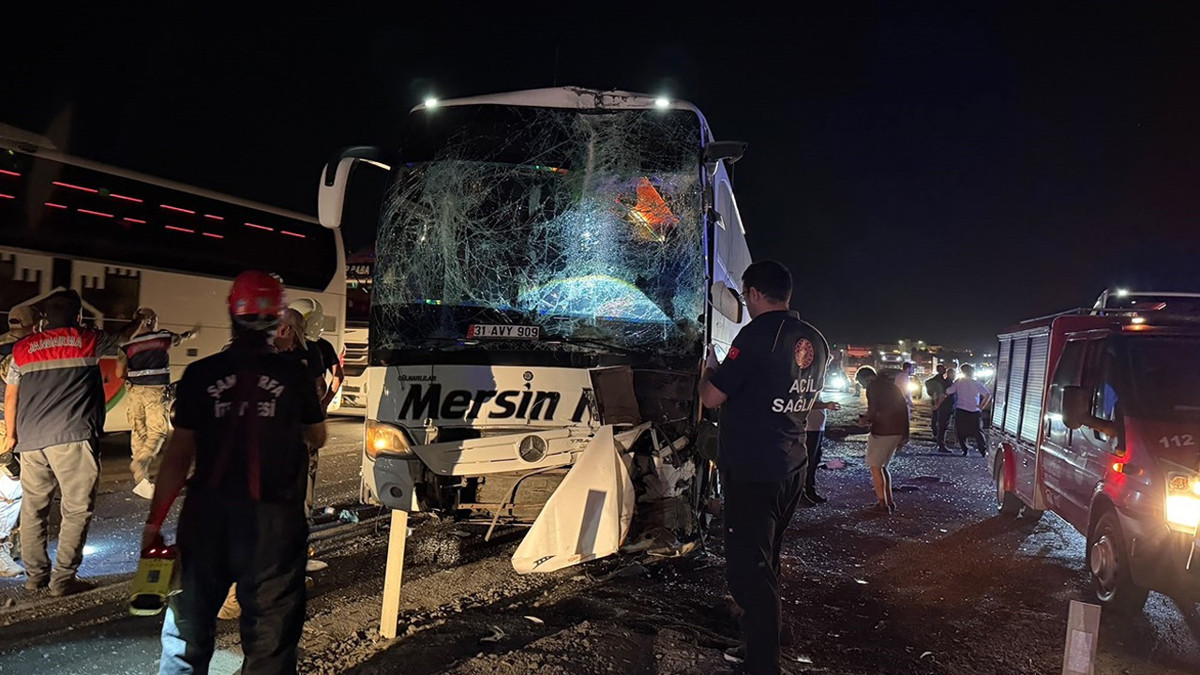 Åanlıurfaâda yolcu otobüsleri çarpıÅtı: 13 yaralı