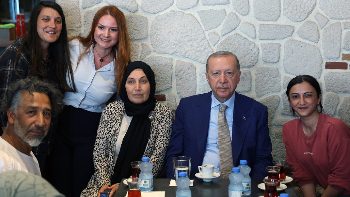 CumhurbaÅkanı ErdoÄan'dan esnaf ziyareti