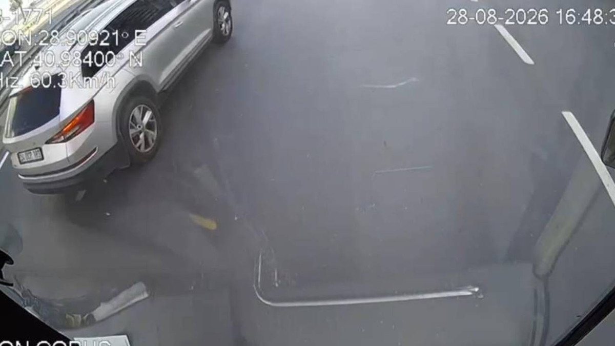 Zeytinburnuânda 2 kiÅinin öldüÄü İETT kazasının araç içi görüntüleri ortaya çıktı