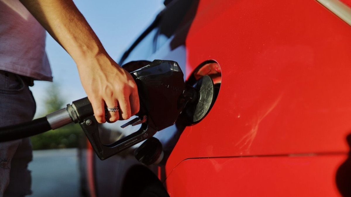 Gece yarısı tabelalar deÄiÅti: Motorin ve benzine zam geldi